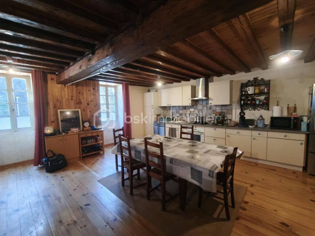 Maison individuelle, grand garage et vue imprenable – 3 pièces – 2 chambres – 110 m²