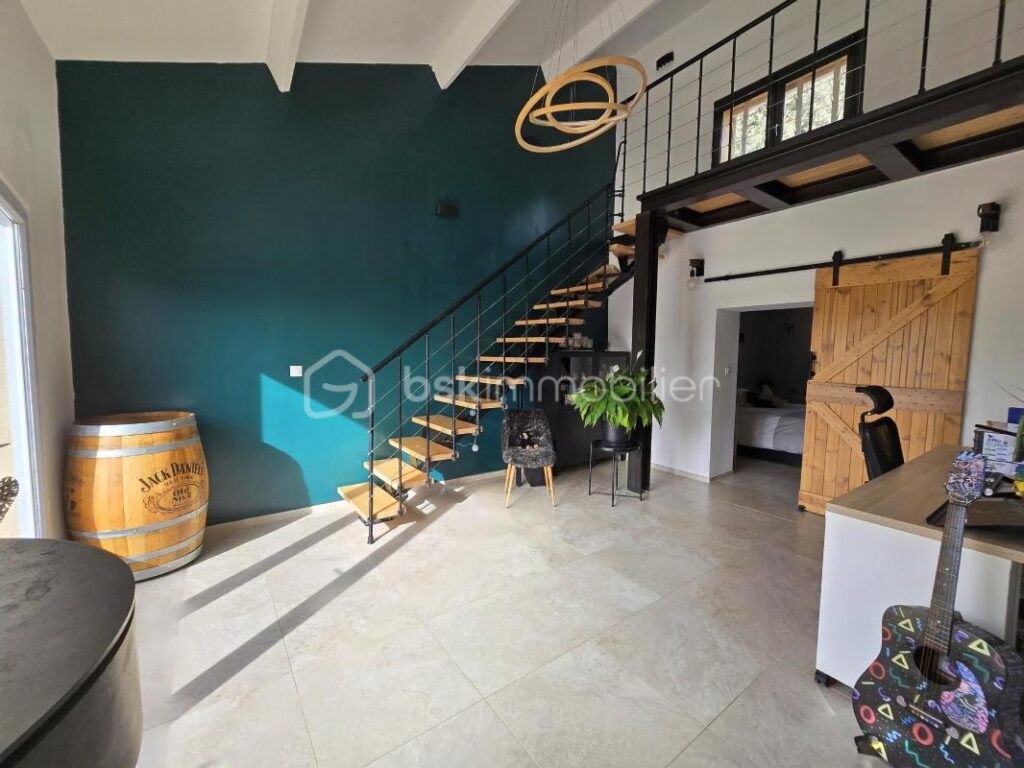 En exlusivité à Lauris jolie maison rénovée, 3 chambres, bureau, piscine – 5 pièces – 3 chambres – 140 m²