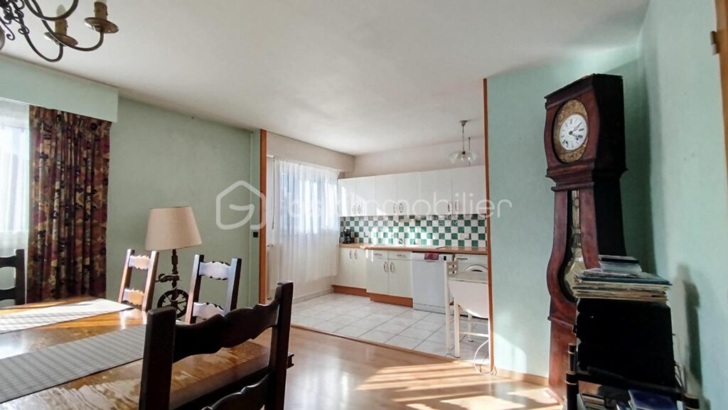 APPARTEMENT SUR POISSY FAMILIAL 4 PIECES 80M2 – 4 pièces – 3 chambres – 81 m²