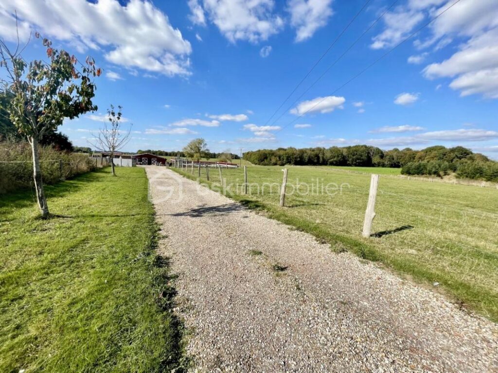Propriété avec habitation et exploitation agricole – 3,8 ha de prairie – 7 pièces – 4 chambres – 178 m²