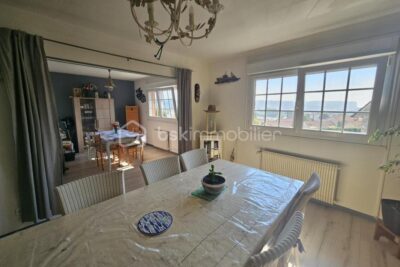 Maison semi mitoyenne avec vue dégagée à 15 min à pied de la mer – 5 pièces – 3 chambres – 119 m²