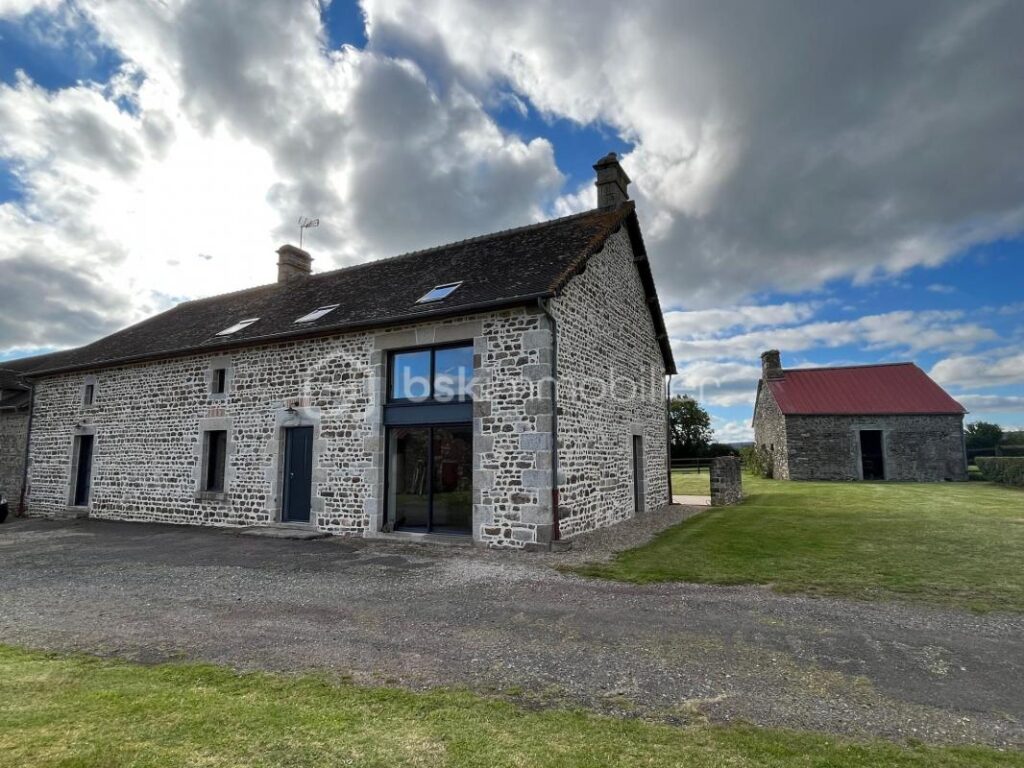 Magnifique propriété avec son exploitation équestre et 37 hectares de terrain – 7 pièces – 4 chambres – 230 m²