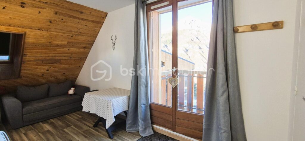 🏔️ APPARTEMENT T2 RÉNOVÉ – SKIS AUX PIEDS – SEIGNUS D’ALLOS – 2 pièces – 1 chambre – 22 m²