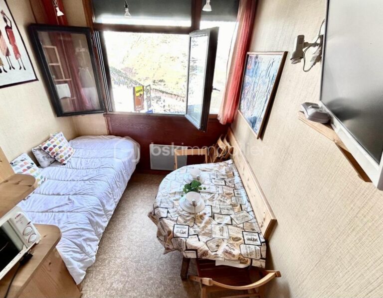 Studio + Local annexe – 1 pièce – NR chambres – 20 m²