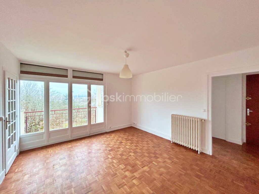 ✨ À vendre – Appartement lumineux avec balcon et vue sur parc arboré à Fontenay-aux-Roses ✨ – 2 pièces – 1 chambre – 49 m²