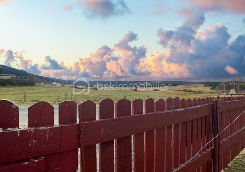 Maison de campagne – 7 pièces – 6 chambres – 175 m²