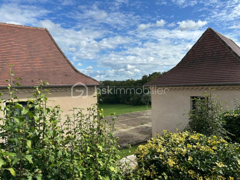 DEUX PETITES BÂTISSES ET UN PROJET – 2 pièces – 1 chambre – 42 m²