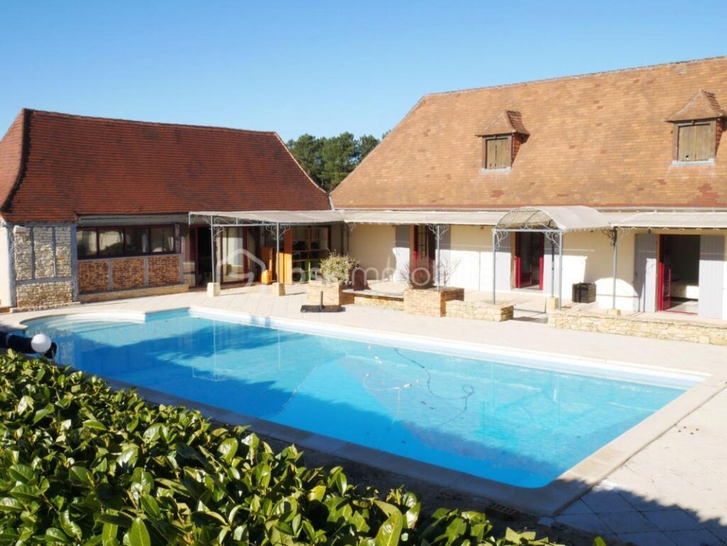 ANCIENNE FERME RÉNOVÉE – 7 pièces – 5 chambres – 316 m²