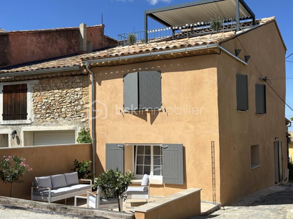 Superbe maison au pied du Mont-Ventoux – 4 pièces – 2 chambres – 94 m²