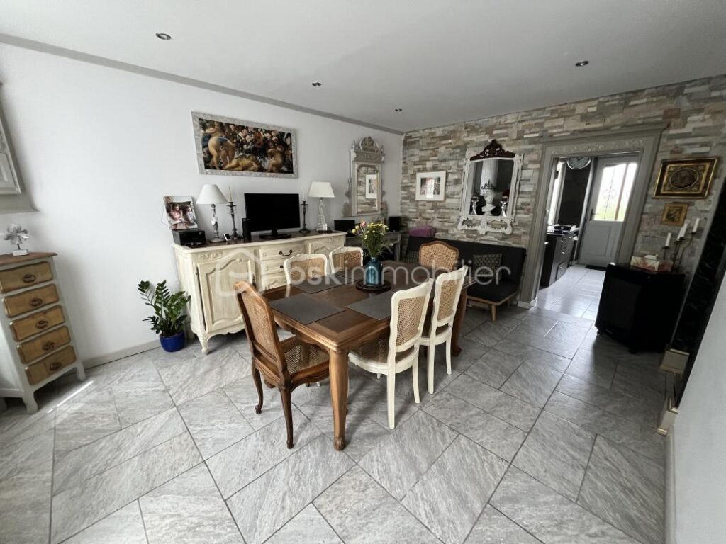 Charmante maison de village rénovée avec jardin – 4 pièces – 2 chambres – 73 m²