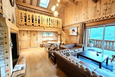 À Vendre : Haut de Chalet à Colmars – Charme et Confort en Montagne – 4 pièces – 3 chambres – 128 m²