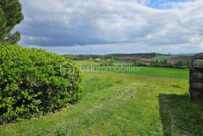 Maison de campagne en pierre et chalet avec vue – 4 pièces – 3 chambres – 135 m²