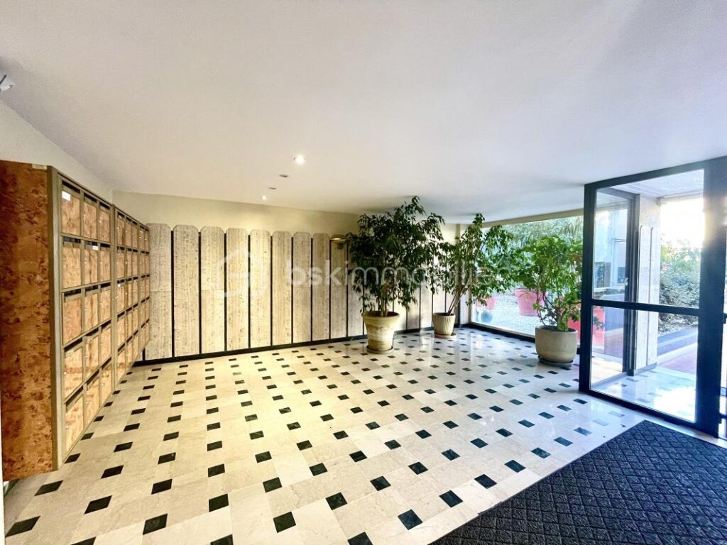 Perpignan Résidence ‘ Le Palace’, Appartement T2, Terrasse, Parking et Piscine ! – 2 pièces – 1 chambre – 62 m²