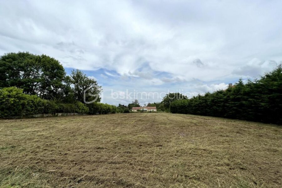 Terrain à vendre à Trie sur baise