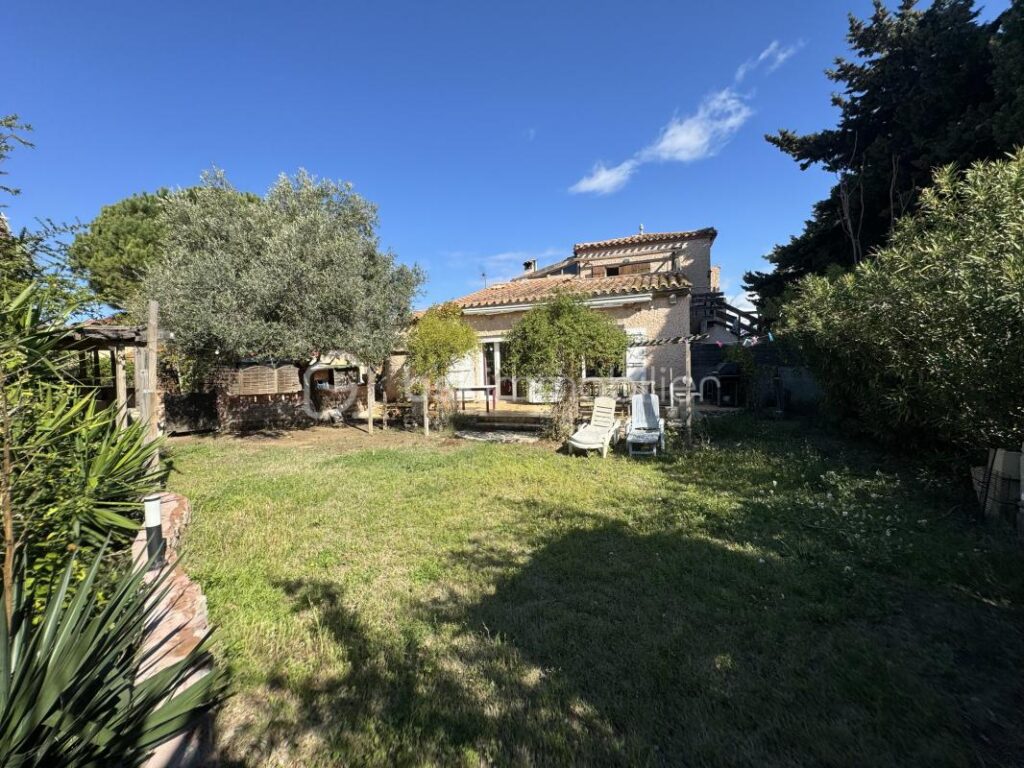 VILLA 4 FACES DE 170M2 – 8 pièces – 5 chambres – 170 m²