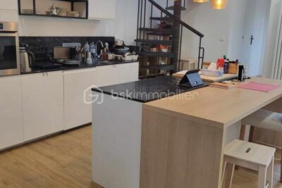 Maison 3 chambres avec exterieur + duplex – 6 pièces – NR chambres – 166 m²