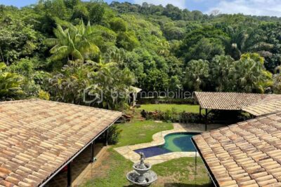 VILLA avec PISCINE + MAISON de 2 pièces sur terrain de 6000m² – 7 pièces – 5 chambres – 460 m²