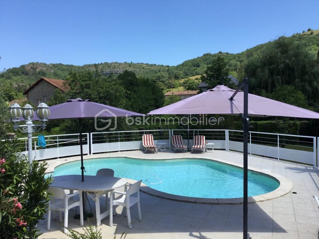 Une perle en centre village Saint Antonin Noble Val – 4 pièces – 3 chambres – 147 m²