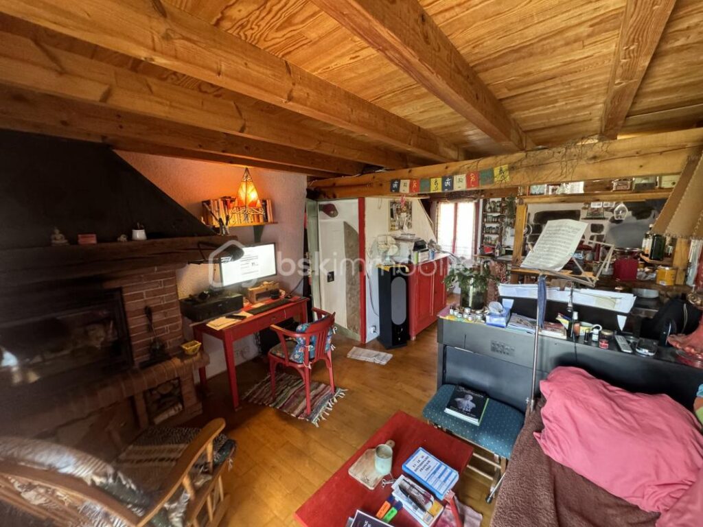 Maison de village avec petit jardin – 3 pièces – 2 chambres – 61 m²