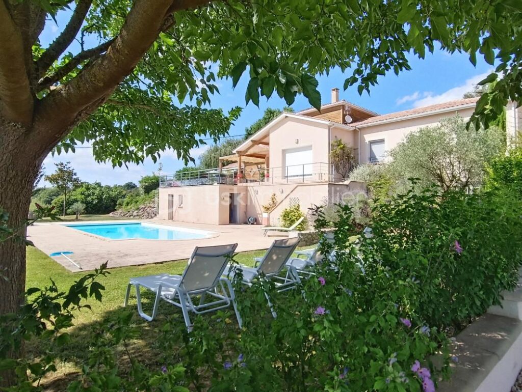 HAVRE DE PAIX : MAISON D’ARCHITECTE AVEC VUE IMPRENABLE – 7 pièces – 6 chambres – 220 m²