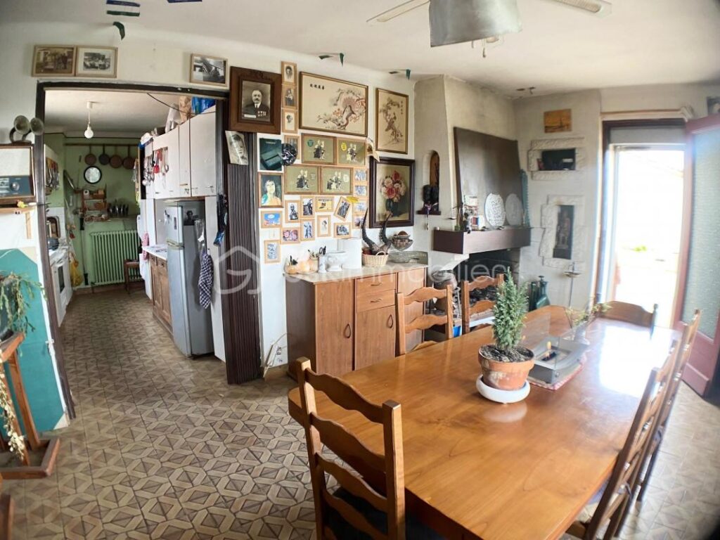 Maison de bourg 96 m2 – 6 pièces – 4 chambres – 96 m²