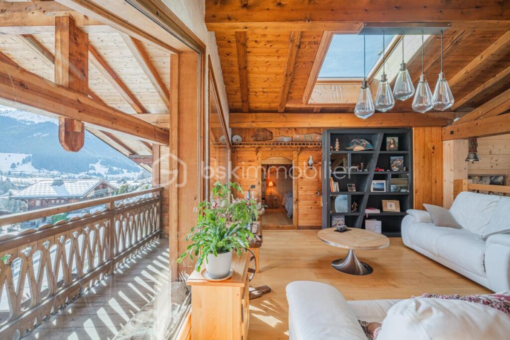 MEGEVE- CHALET FAMILIAL AU COEUR D’UN HAMEAU HISTORIQUE – 12 pièces – 7 chambres – 243 m²