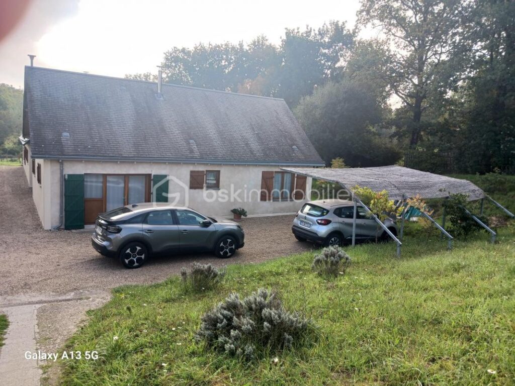À VENDRE – MAISON ÉCOLOGIQUE & ATYPIQUE POUR AMOUREUX DE LA NATURE – 7856 m² DE TERRAIN – 8 pièces – 5 chambres – 212 m²