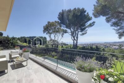 Mougins / Cannes – Vue mer exceptionnelle – 10 pièces – 5 chambres – 370 m²