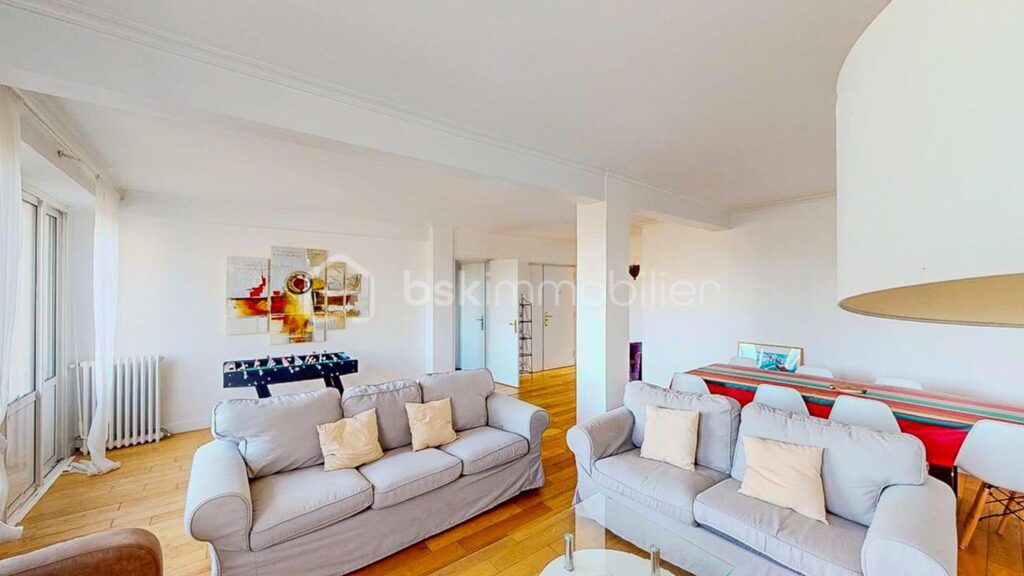 BAYONNE PLEIN CENTRE – Beau T4 traversant – 102m2 – vue dégagée – cave – 4 pièces – 3 chambres – 102 m²