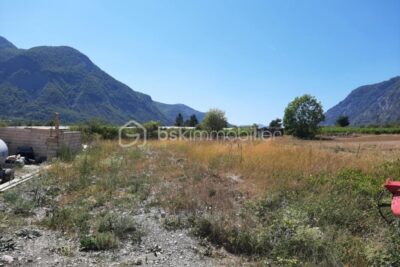 Grand terrain constructible – NR pièces – NR chambres – 1430 m²