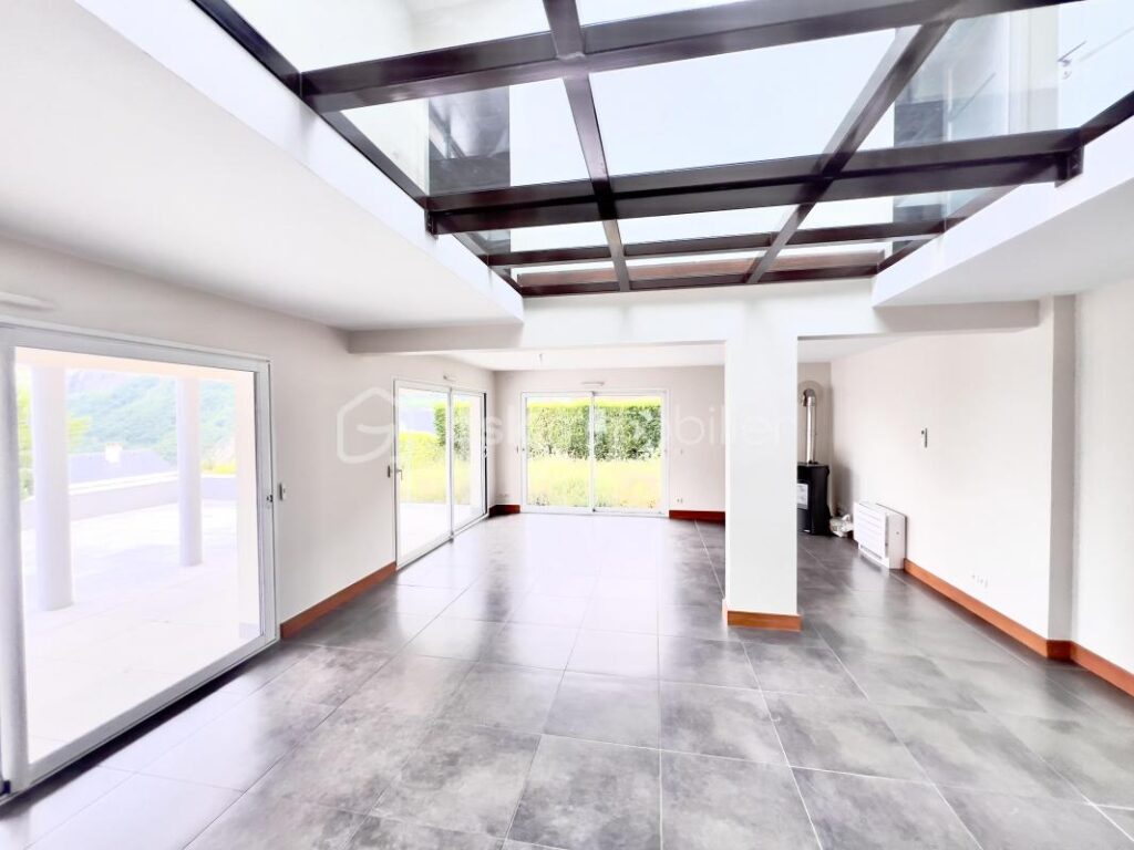 MAISON D’EXCEPTION DE 177 M² – 6 pièces – 5 chambres – 177 m²