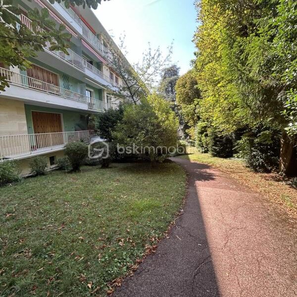 Appartement à vendre à Sevres