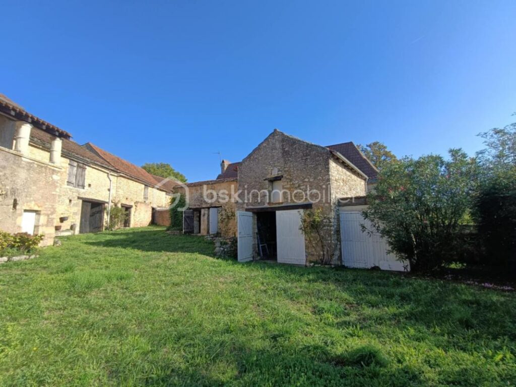 Ancienne et Magnifique Bâtisse en Pierres de 114 m2, située à Cladech 24170 – 4 pièces – 3 chambres – 114 m²