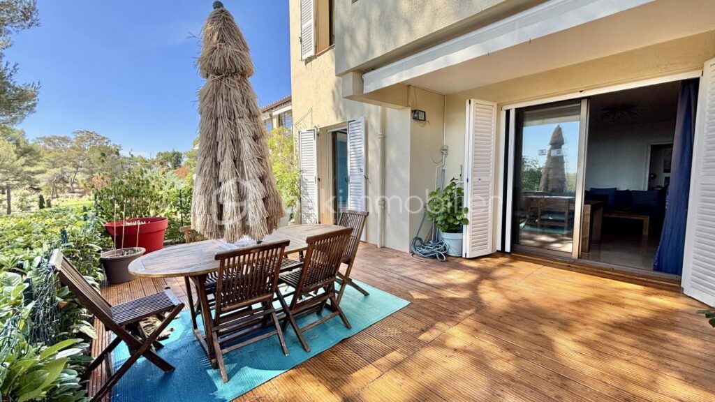 Appartement 3P – Résidence Les Hauts-de-Vaugreniers – Vue mer & terrasse, parking et cave – 3 pièces – 2 chambres – 80 m²