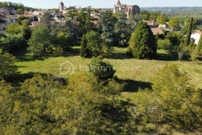 Vivez l&rsquo;élégance intemporelle dans une maison historique d&rsquo;Auvillar – 8 pièces – 4 chambres – 488 m²