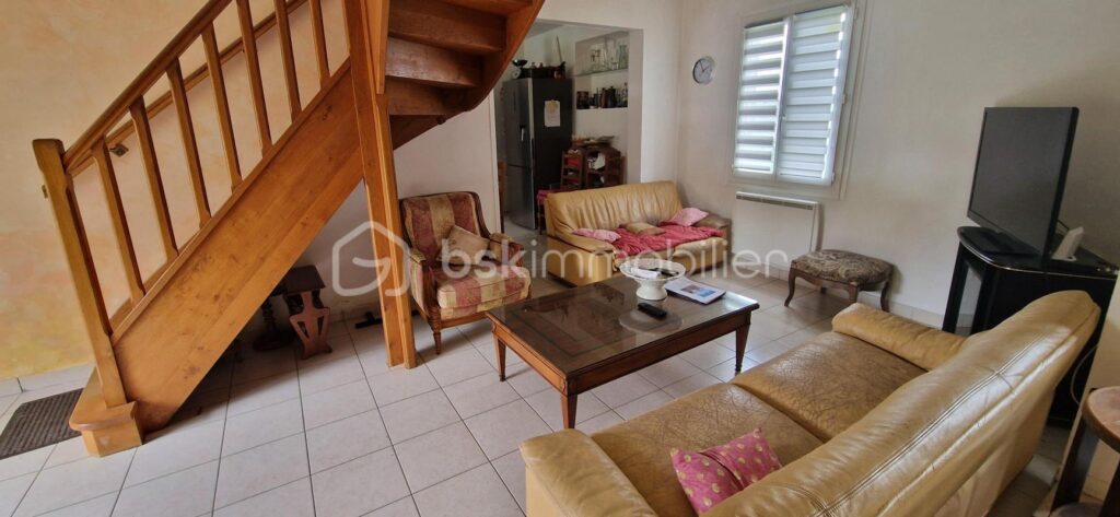 Coup de Cœur à Ervauville : Longère avec Piscine, Studio, et Vue Exceptionnelle – Idéal Famille ou Gîte – 10 pièces – 6 chambres – 173 m²