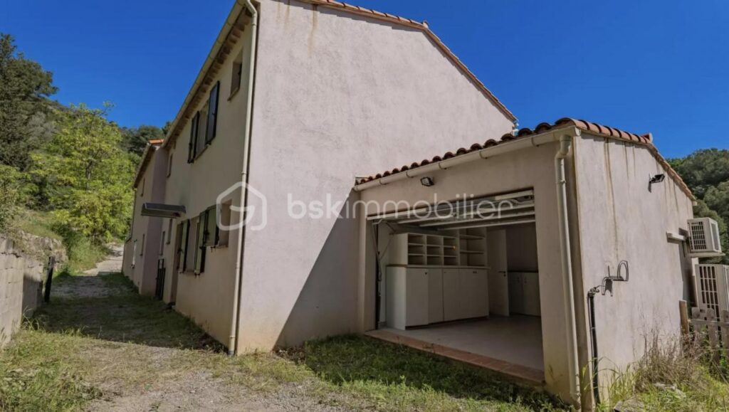 Maison mitoyenne avec vue imprenable sur la forêt – 5 pièces – 4 chambres – 112 m²