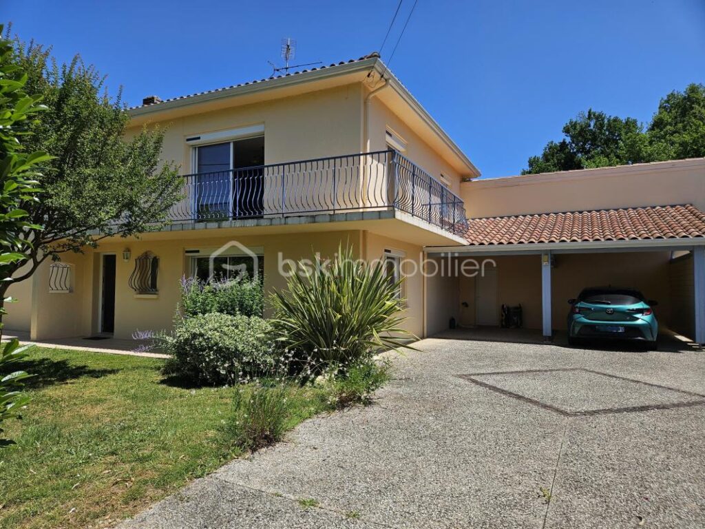 Maison de prestige de 244 m² – 5 pièces – 3 chambres – 244 m²