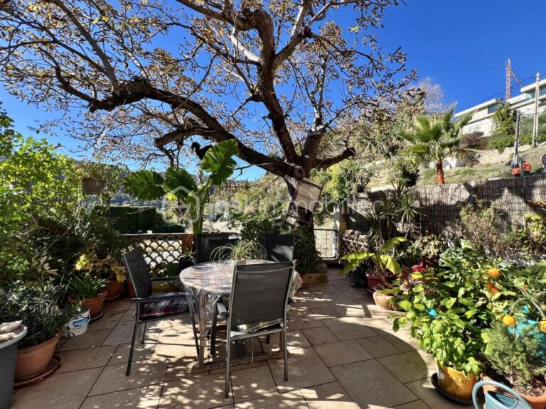 Vente maison de ville – 4 pièces avec terrasse – 4 pièces – 3 chambres – 78 m²