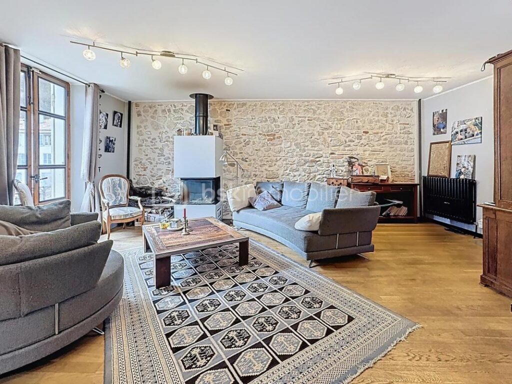 Maison familiale de charme 155m² au cœur de Sassenage, en bordure du Furon – 7 pièces – 4 chambres – 155 m²