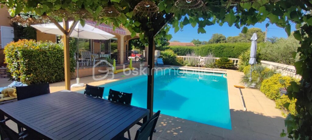 Magnifique Maison 160 m2 piscine – 5 pièces – 3 chambres – 160 m²