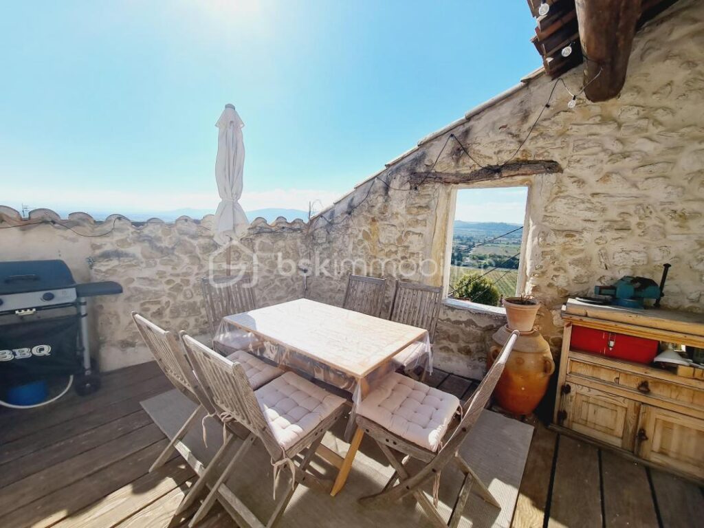Maison de village, 65 m² Cadenet – 3 pièces – 1 chambre – 54 m²