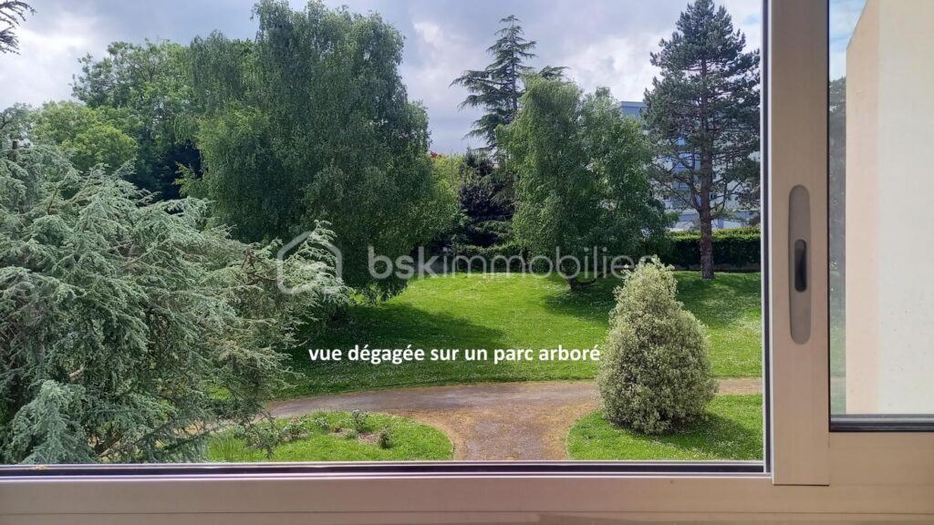 Appartement T2 – 58 m² – Loggia exposée Sud – Vue sur parc – Saint-Malo – 2 pièces – 1 chambre – 58 m²