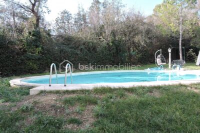 A SAISIR- MAGNIFIQUE VILLA DE PLAIN PIED AVEC PISCINE 7 PIECES -201m² TERRAIN CONSTRUCTIBLE SUR 3380 m² – 7 pièces – 6 chambres – 201 m²