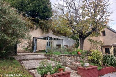 Belle demeure composée de deux maisons – idéale grande famille ou profession libérale – 8 pièces – 4 chambres – 271 m²