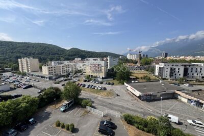 🌟 Échirolles Gabriel Didier – T3 70 m² rénové, parking privatif – 3 pièces – 2 chambres – 70 m²