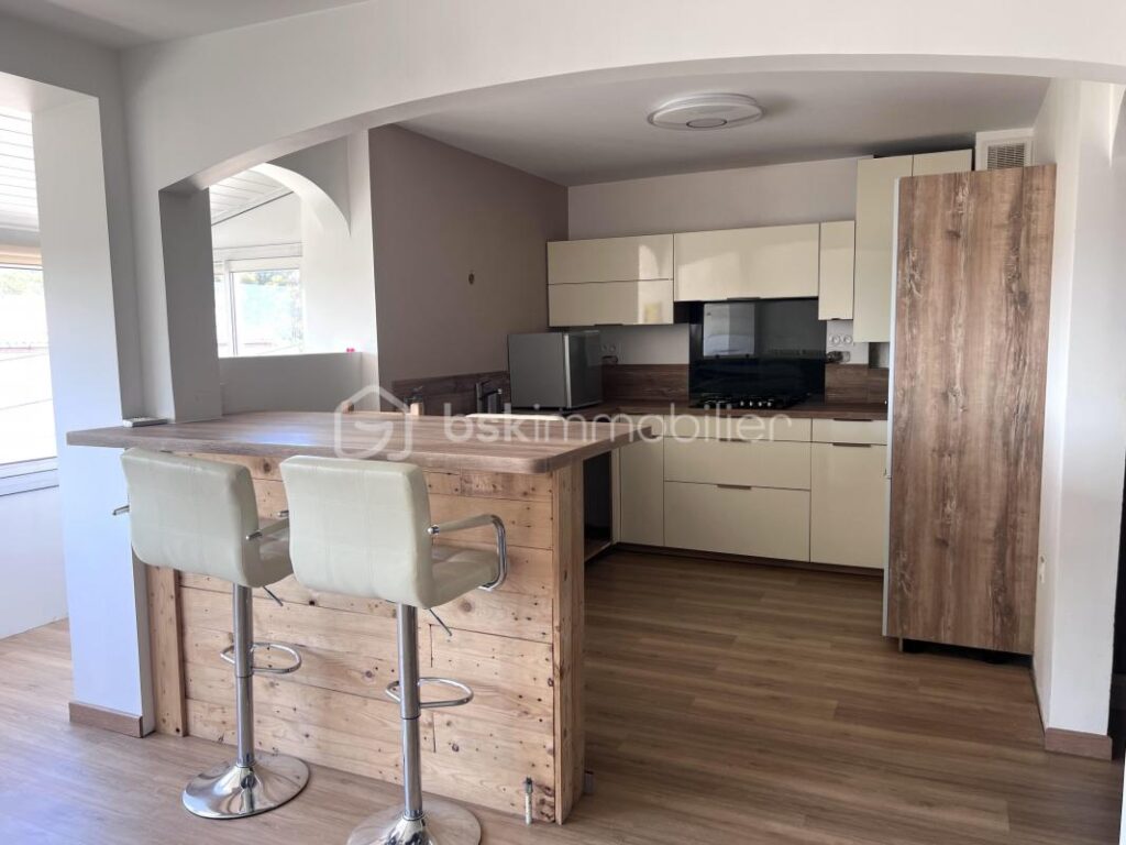 Maison de type 4 avec en R-1 une dépendance de type 2 – 7 pièces – 4 chambres – 144 m²