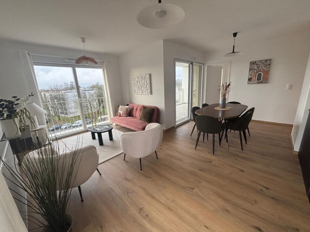 T4 terrasse et parking – 4 pièces – NR chambres – 79 m²