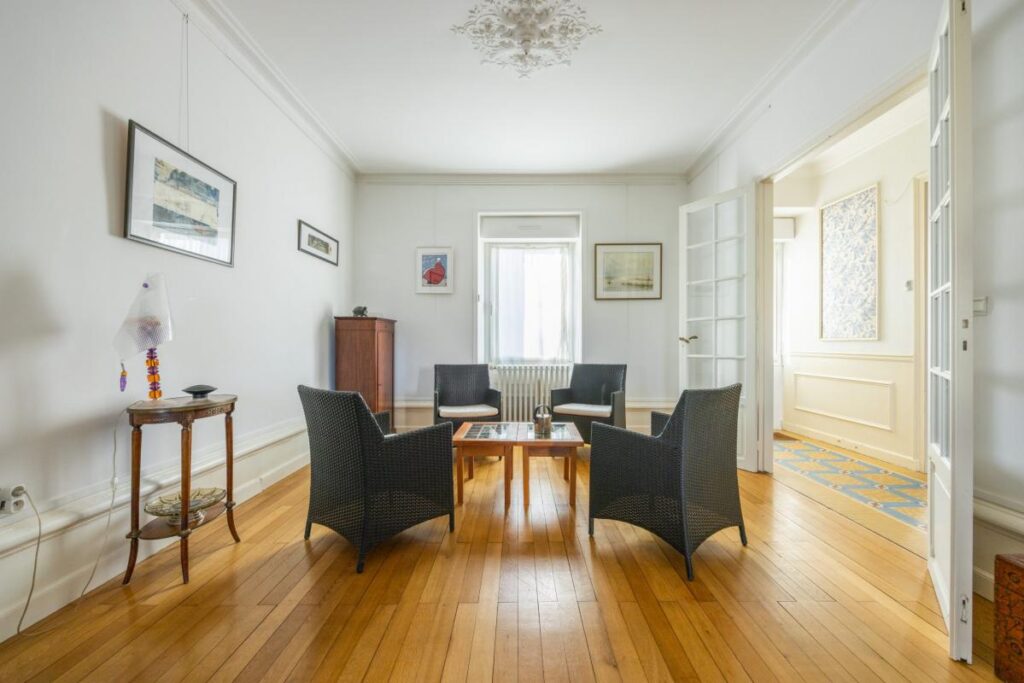 Maison familiale – 5 chambres – 8 pièces – 5 chambres – 217 m²