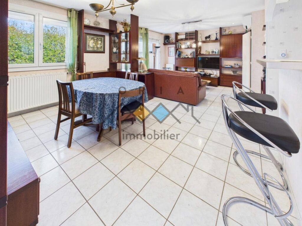 Maison – 5 pièces – 3 chambres – 100 m²